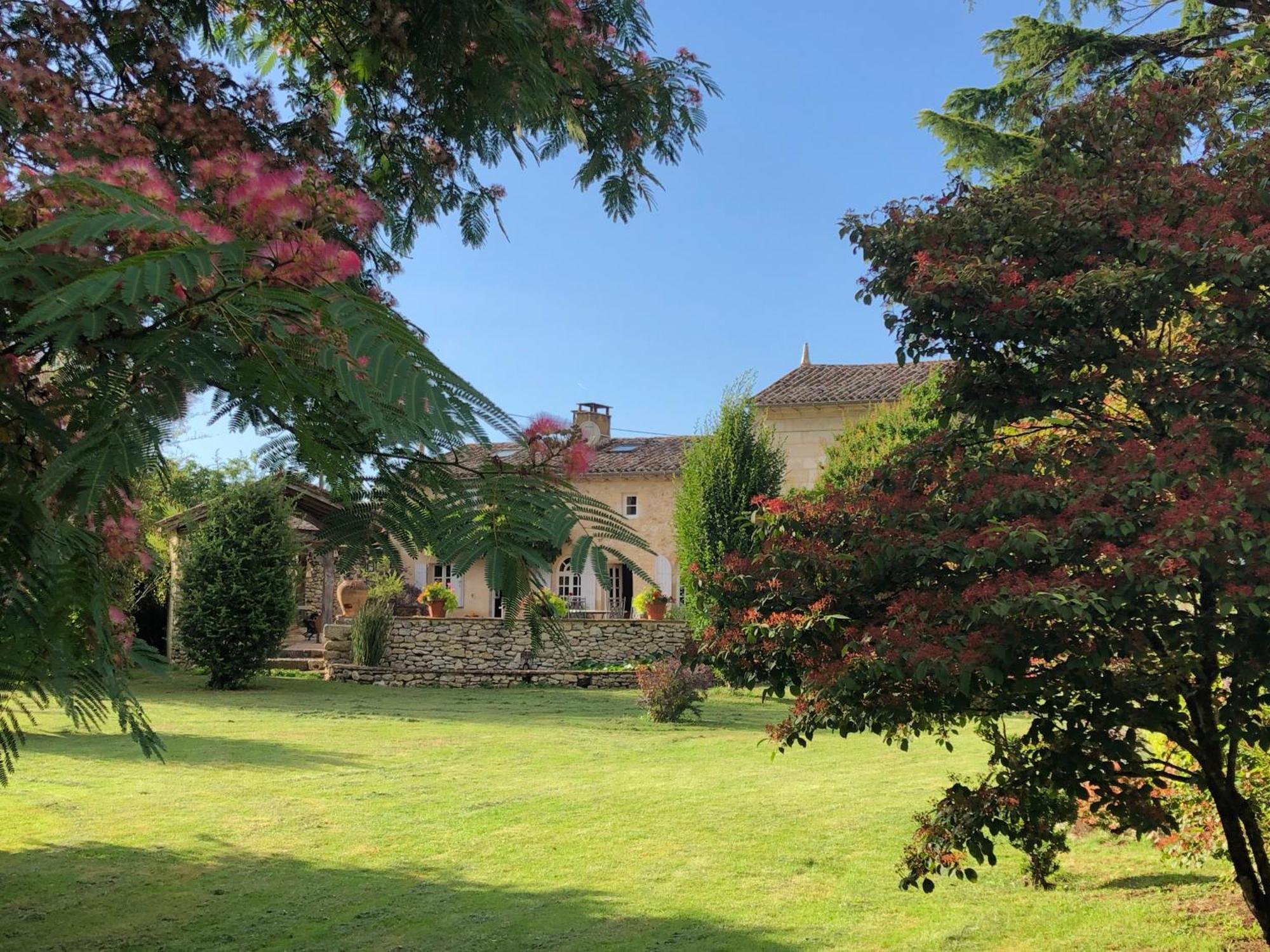 مبيت وإفطار Saint-Seurin-de-Prats Domaine Des Monges المظهر الخارجي الصورة